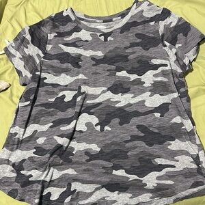 Old Navy camo tee